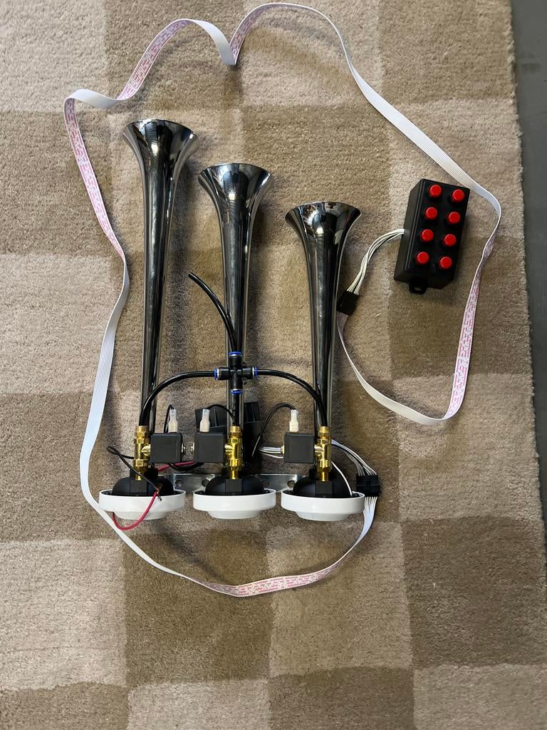 Luidruchtige Truck Toeter - 3 Trompetten met Bediening, Gebruikt, Ophalen of Verzenden, Nvt, Universele onderdelen