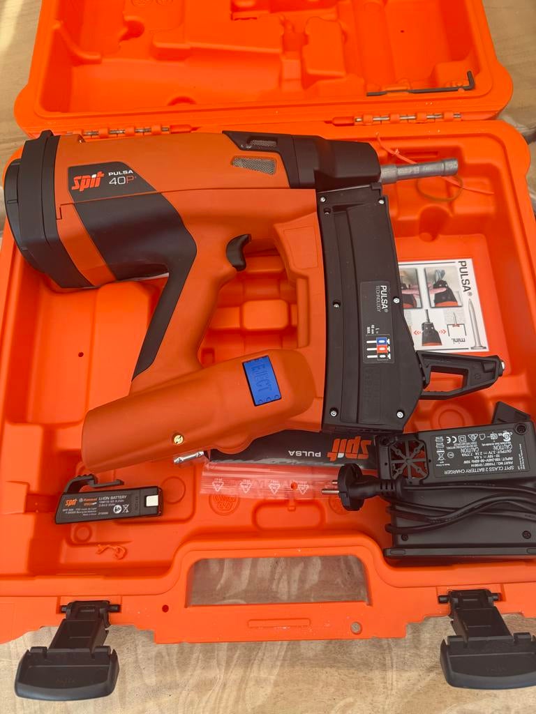 Spit Pulsa 40p+ spijkerpistool - 1x gebruikt, Doe-het-zelf en Verbouw, Gereedschap | Handgereedschap, Ophalen, Zo goed als nieuw