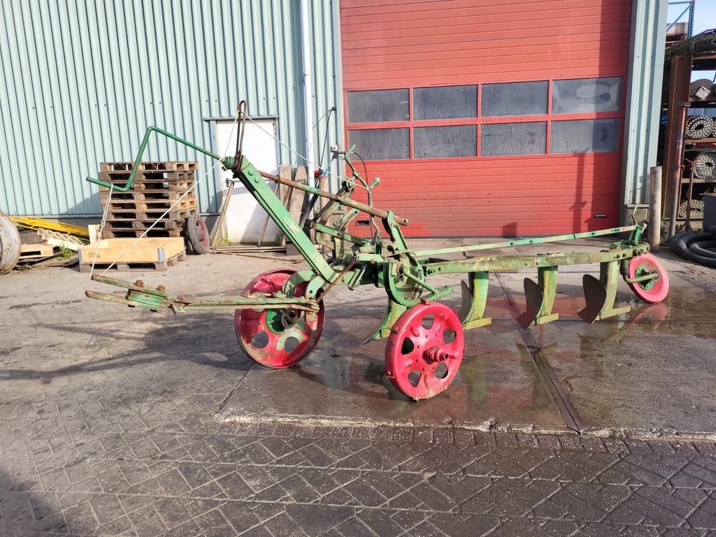 Oldtimer tractor ploeg BBG Rudsack 4 schaar, Ophalen, Elektrisch