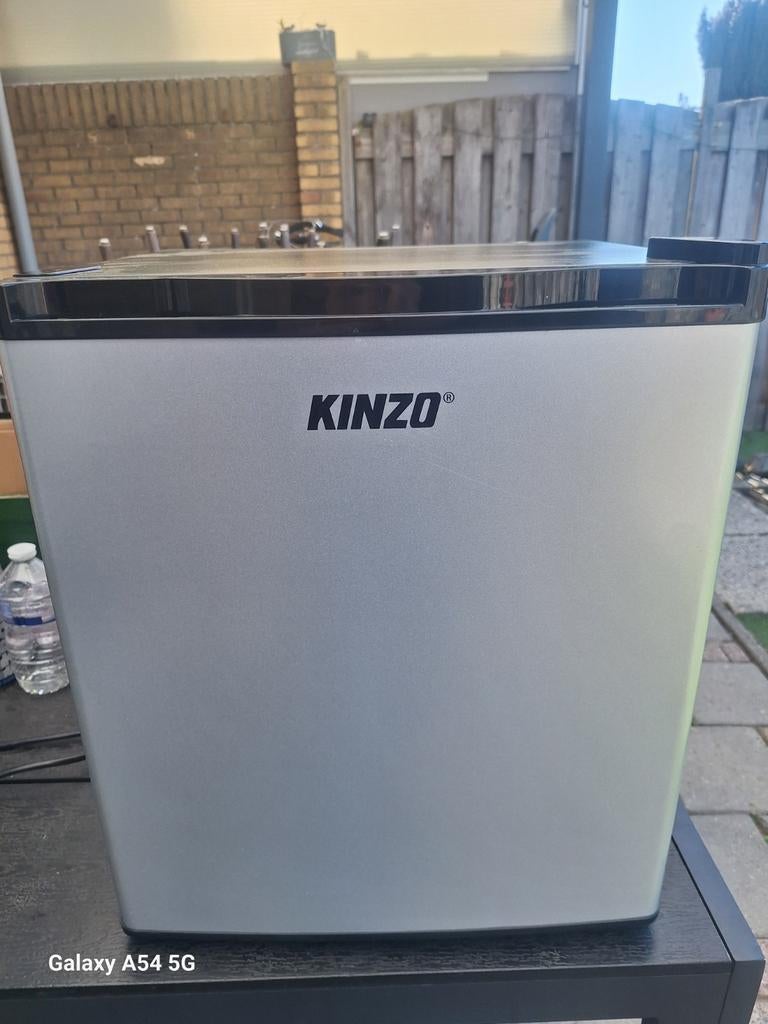 Kinzo mini koelkast, Witgoed en Apparatuur, Koelkasten en IJskasten, Minder dan 75 liter, Ophalen, Zonder vriesvak, Minder dan 85 cm