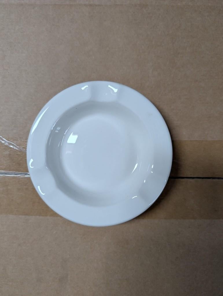 18 x witte asbak keramiek, Ophalen