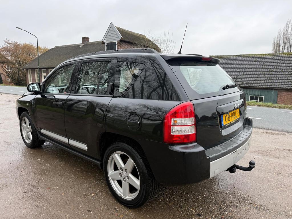 Jeep Compass 2.4 Limited AWD Cruise/Airco/Scherm, Automaat, 450 kg, Gebruikt, Zwart