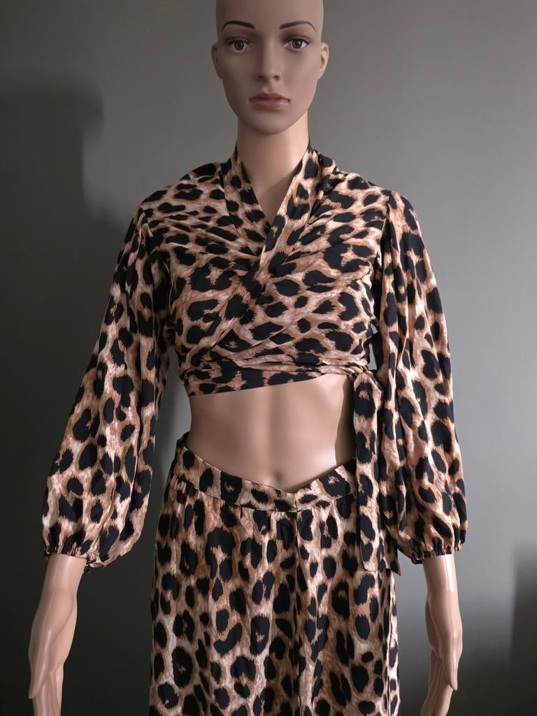 Set NIEUW Luipaardprint Maat M
Nieuwe Shein set, Ophalen of Verzenden, Nieuw, Maat 38/40 (M), Bruin