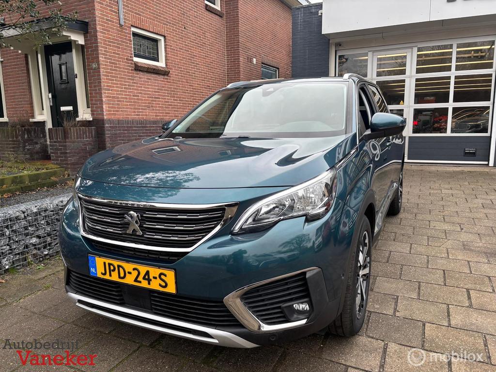 Peugeot 5008 1.2 PureTech Allure|Automaat|Focal Audio|7 zits, Gebruikt, Zwart, 1199 cc, Parkeersensor