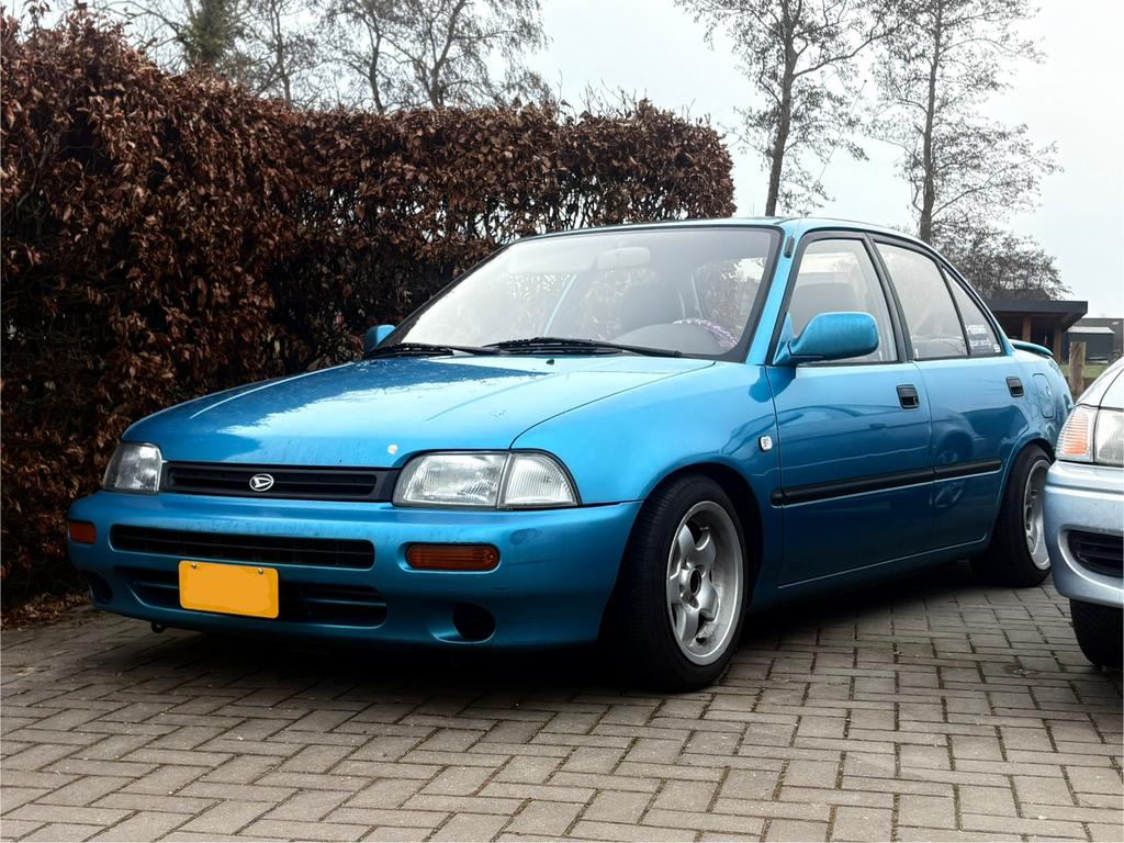 Daihatsu Valera 1.5 Toscana Blauw | BREEDSET | 12MND APK, Auto's, Daihatsu, Voorwielaandrijving, Stof, Valera, 31 €/maand