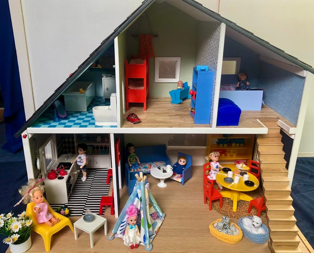 Opgeknapt poppenhuis, Kinderen en Baby's, Speelgoed | Poppenhuizen, Ophalen, Zo goed als nieuw, Toebehoren