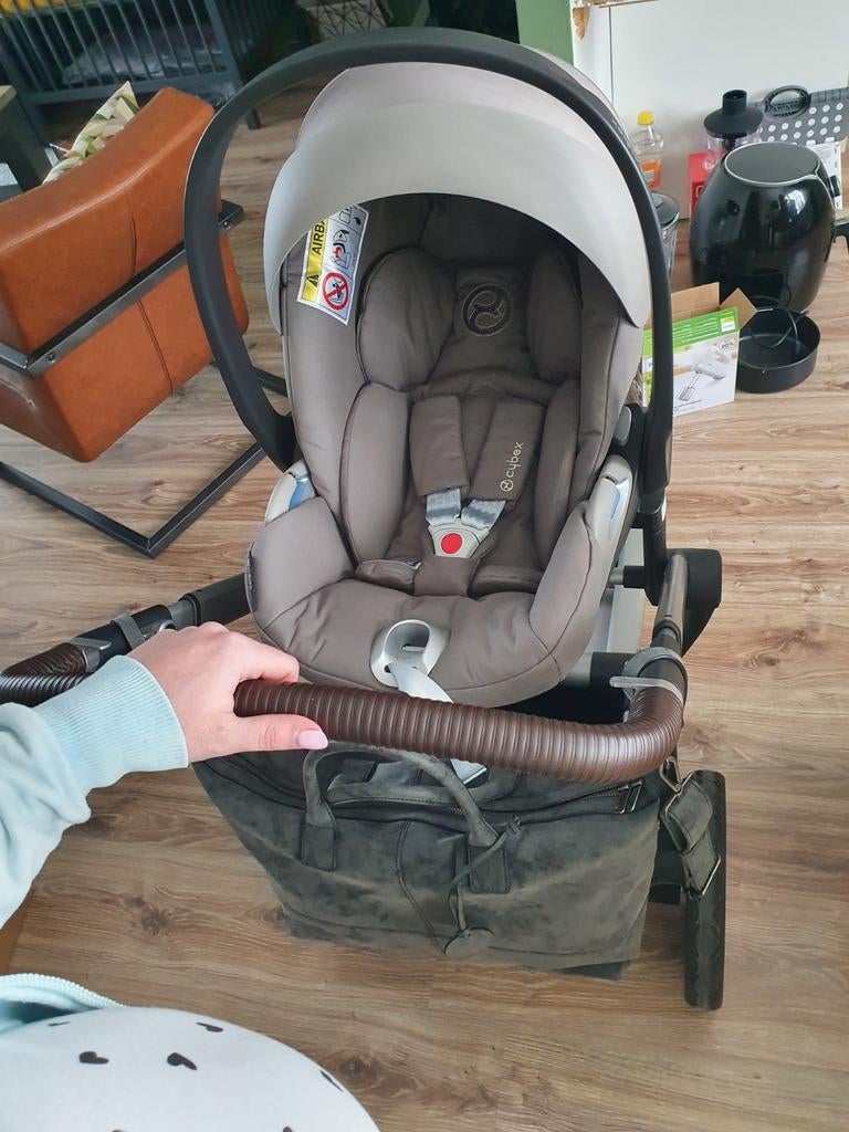 Cybex Maxi-Cosi met 360 onderstel + ligfunctie & adapters, Ophalen, Gebruikt, Verstelbare rugleuning, Isofix