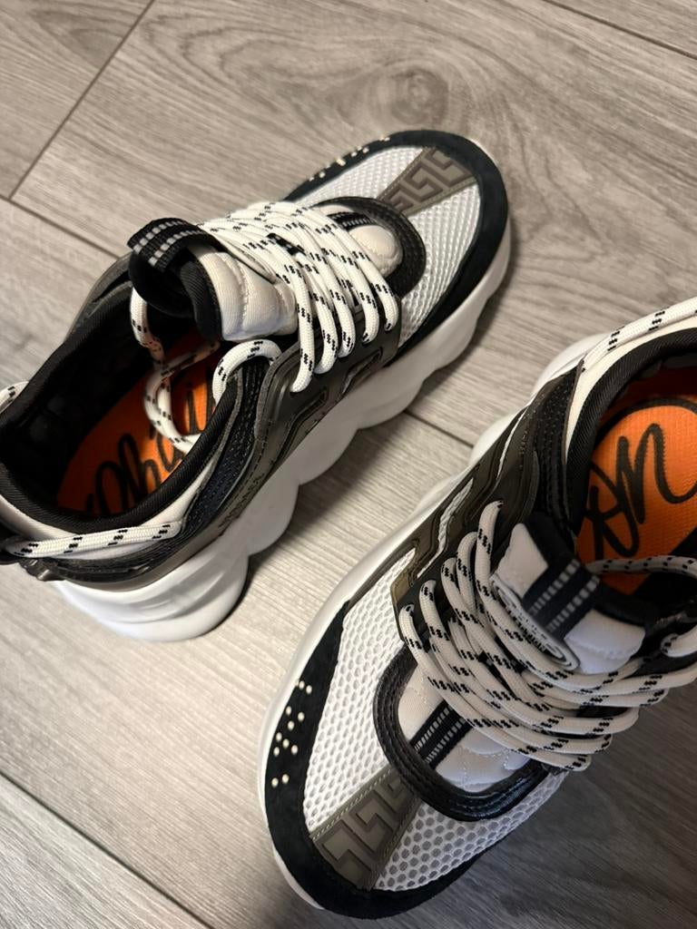 Versace chain reaction sneakers 38, Ophalen of Verzenden, Zo goed als nieuw, Zwart, Sneakers of Gympen