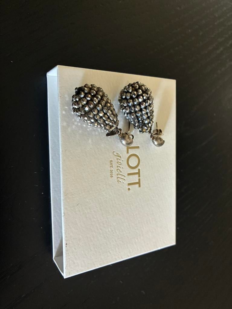 Oorbellen Lott, Sieraden, Tassen en Uiterlijk, Oorbellen, Ophalen of Verzenden, Zo goed als nieuw