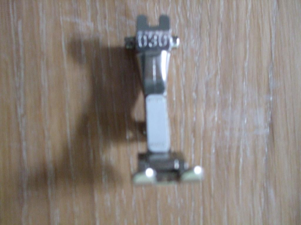 Naaimachinevoetje BERNINA nr. 030, Hobby en Vrije tijd, Naaimachines en Toebehoren, Ophalen of Verzenden, Nieuw, Lockmachine, Bernina