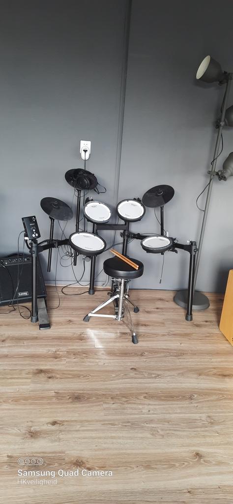 Roland TD1-DMK V-drums electrisch drumstel +Laney versterker, Ophalen, Zo goed als nieuw, Roland