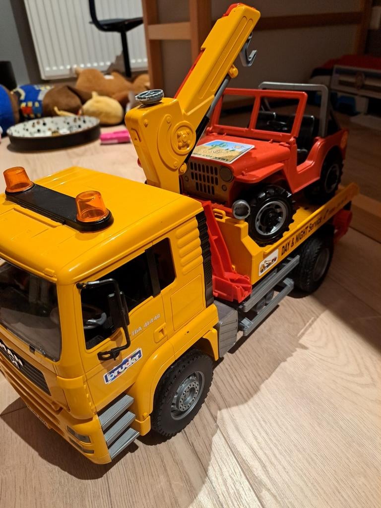 Bruder MAN takelwagen met Jeep - in goede staat, Ophalen, Gebruikt