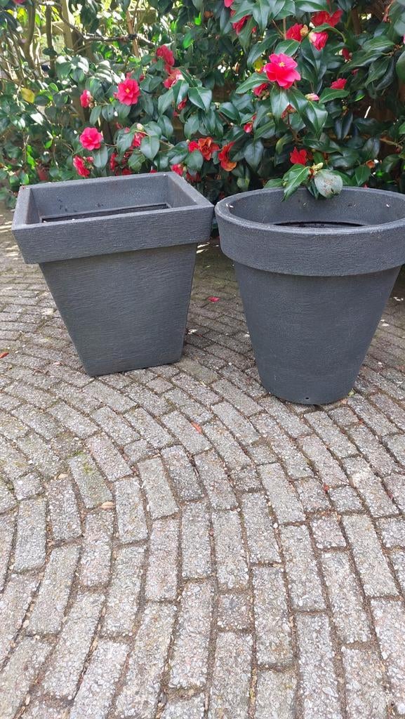 2 grote kunststof planten potten, Ophalen of Verzenden, Rond, Kunststof