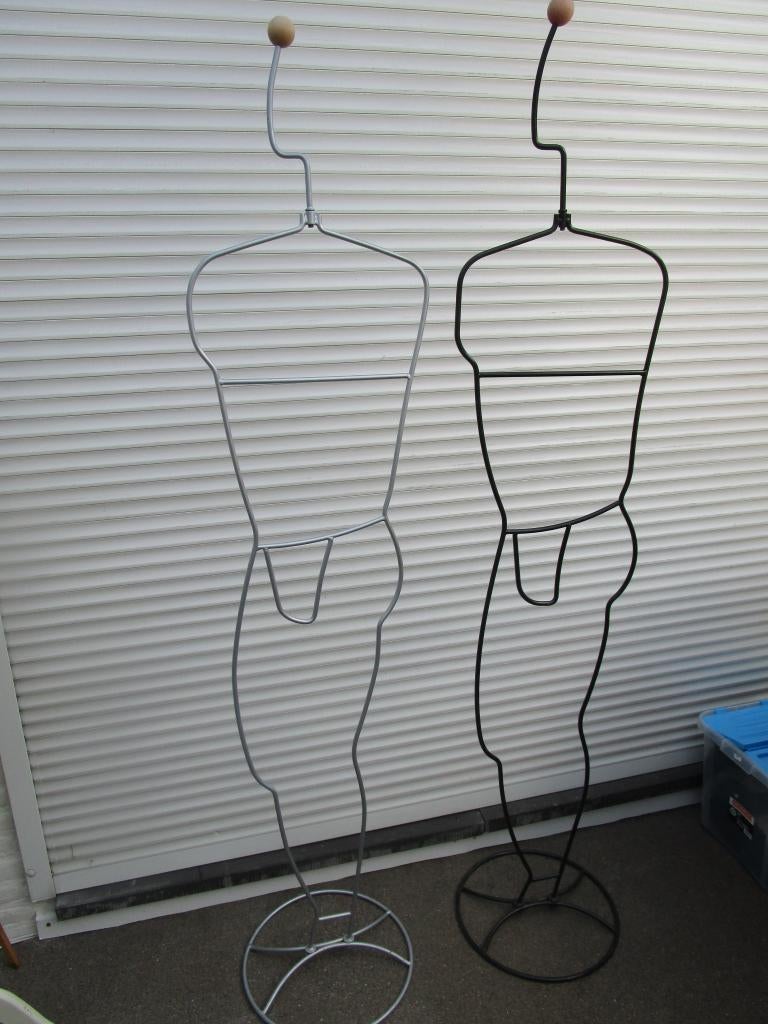 2x Ikea Dressboy/kapstok man Ehlén Johansson, apart of samen, Ophalen, Zo goed als nieuw, Metaal, Staande kapstok