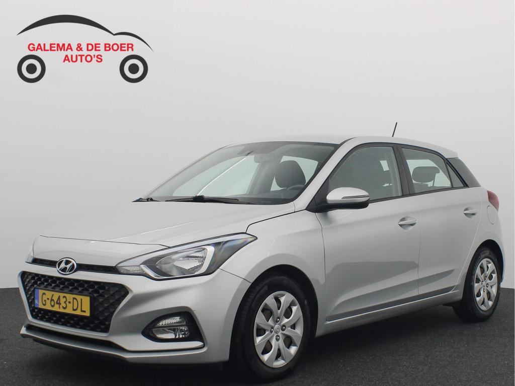 Hyundai i20 1.0 T-GDI Comfort CARPLAY / CAMERA / DAB+ / CRUI, Voorwielaandrijving, Origineel Nederlands, Handgeschakeld, Zilver of Grijs