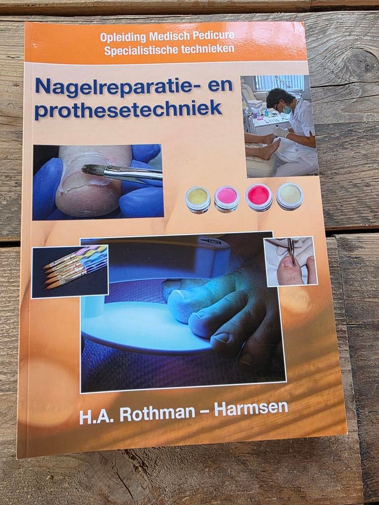 Nagelreparatie en prothesetechniek, Ophalen of Verzenden, Beta, Zo goed als nieuw, HBO