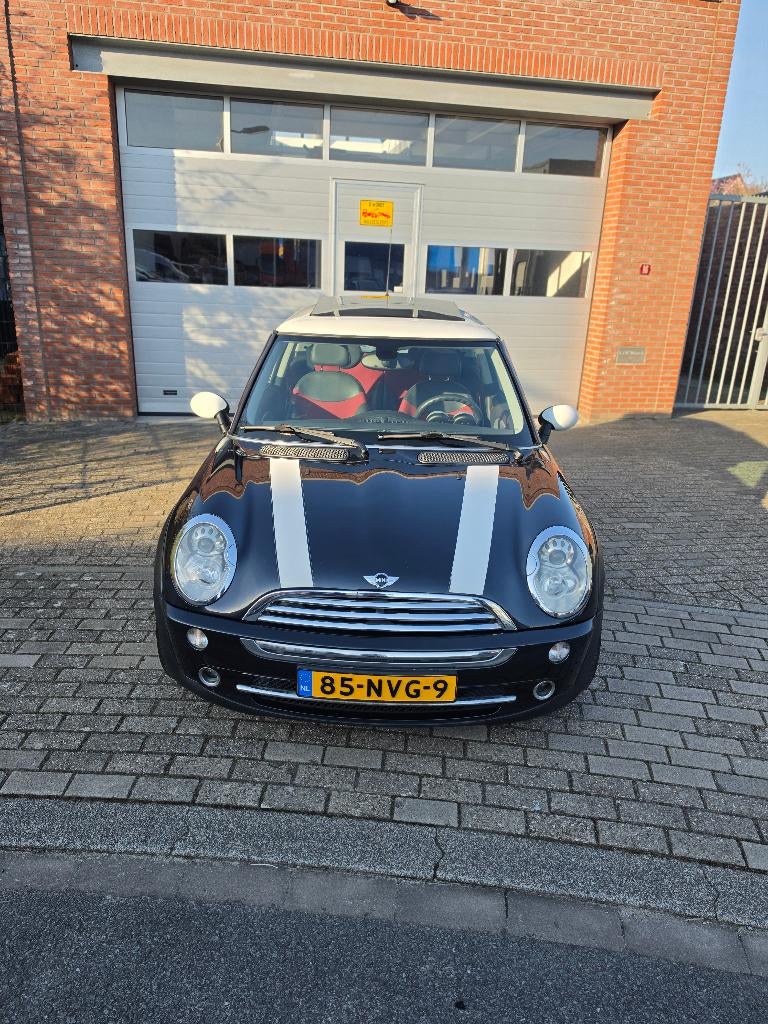 Mini 1.6 16V Cooper 2005 Panorama, Auto's, Voorwielaandrijving, 4 cilinders, 4 stoelen, Zwart