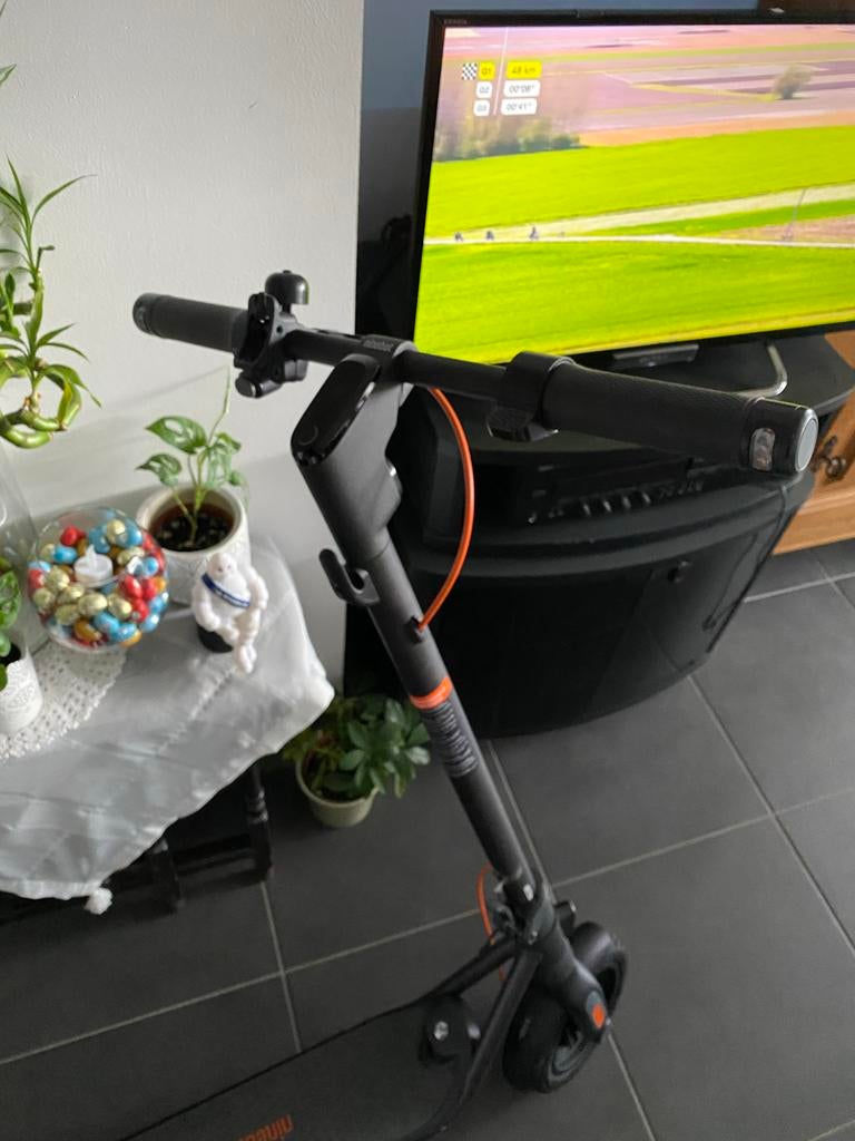 Ninebot e-step, Ophalen of Verzenden, Zo goed als nieuw, Elektrische step (E-scooter)