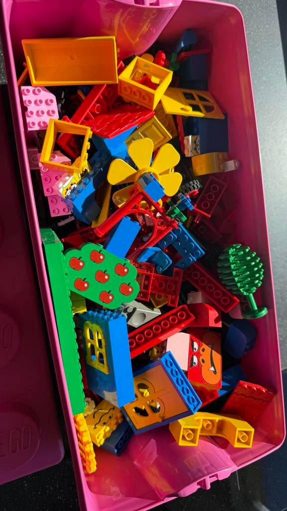 Bak vol Lego incl. Lego box, Kinderen en Baby's, Speelgoed | Duplo en Lego, Ophalen of Verzenden, Zo goed als nieuw, Losse stenen