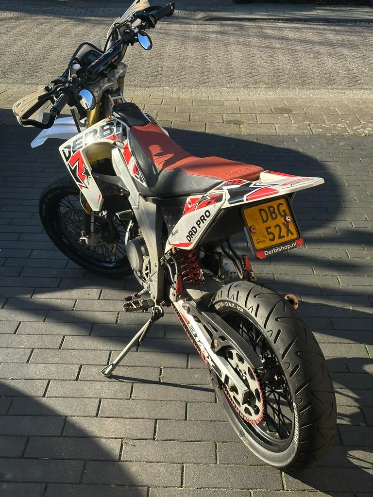 Derbi drd pro sm 2016 (deze week €2500), Fietsen en Brommers, Brommers | Derbi, Ophalen, 6 versnellingen, Gebruikt, Maximaal 45 km/u