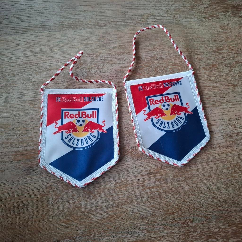 FC Red Bull Salzburg Vaantjes - Set van 2, Verzamelen, Sportartikelen en Voetbal, Ophalen of Verzenden, Zo goed als nieuw, Buitenlandse clubs