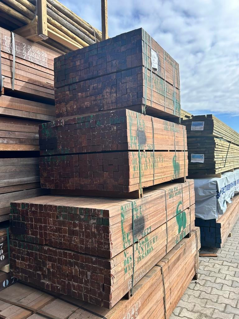 Hardhouten palen 50 x 50 mm gepunt Azobe kort en lang, Tuin en Terras, Palen, Nieuw, Ophalen of Verzenden, Hardhout