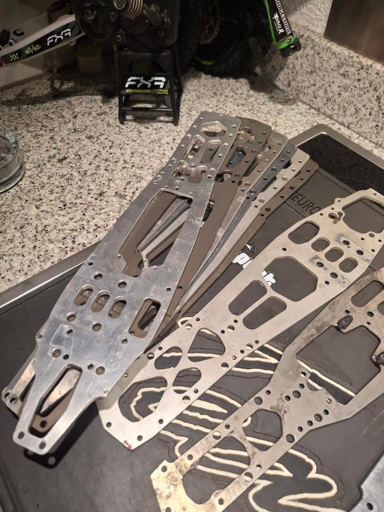 Serpent Spul: Vintage 1.8 onderdelen en chassis, Ophalen of Verzenden