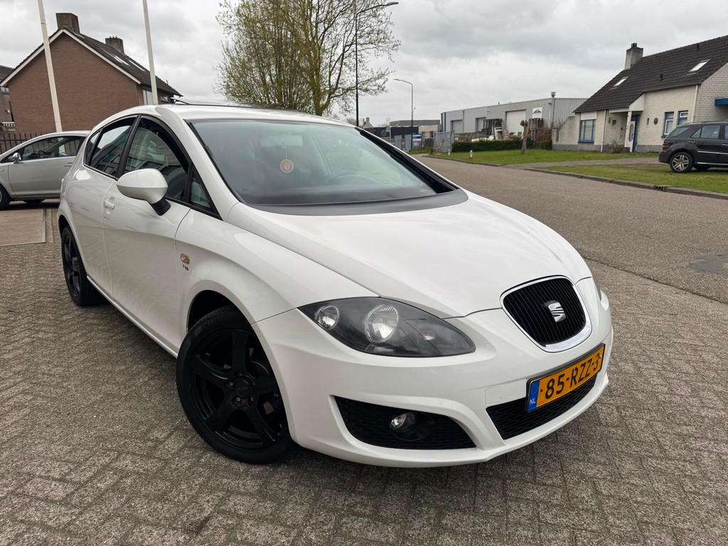 Seat Leon 1.2 TSI Ecomotive COPA Airco,Trekhaak,Schuifdak, Voorwielaandrijving, Euro 5, Gebruikt, Electronic Stability Program (ESP)