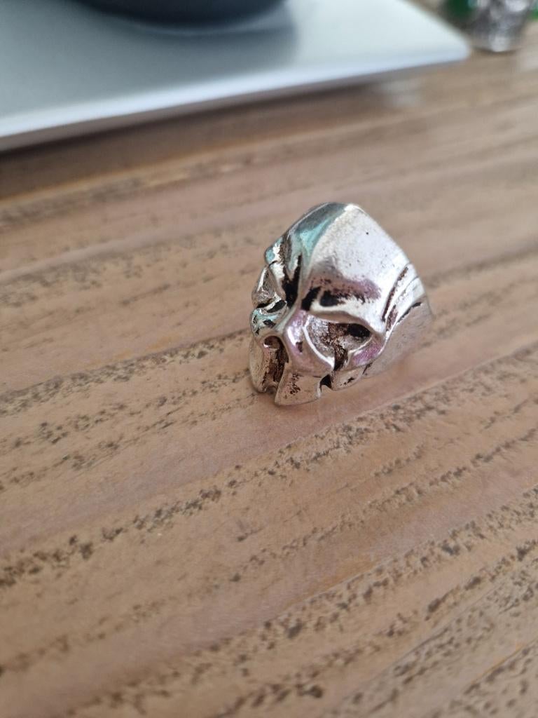Zilveren ring met masker, maat 19, Ophalen of Verzenden, Zilver, Ring, Met edelsteen