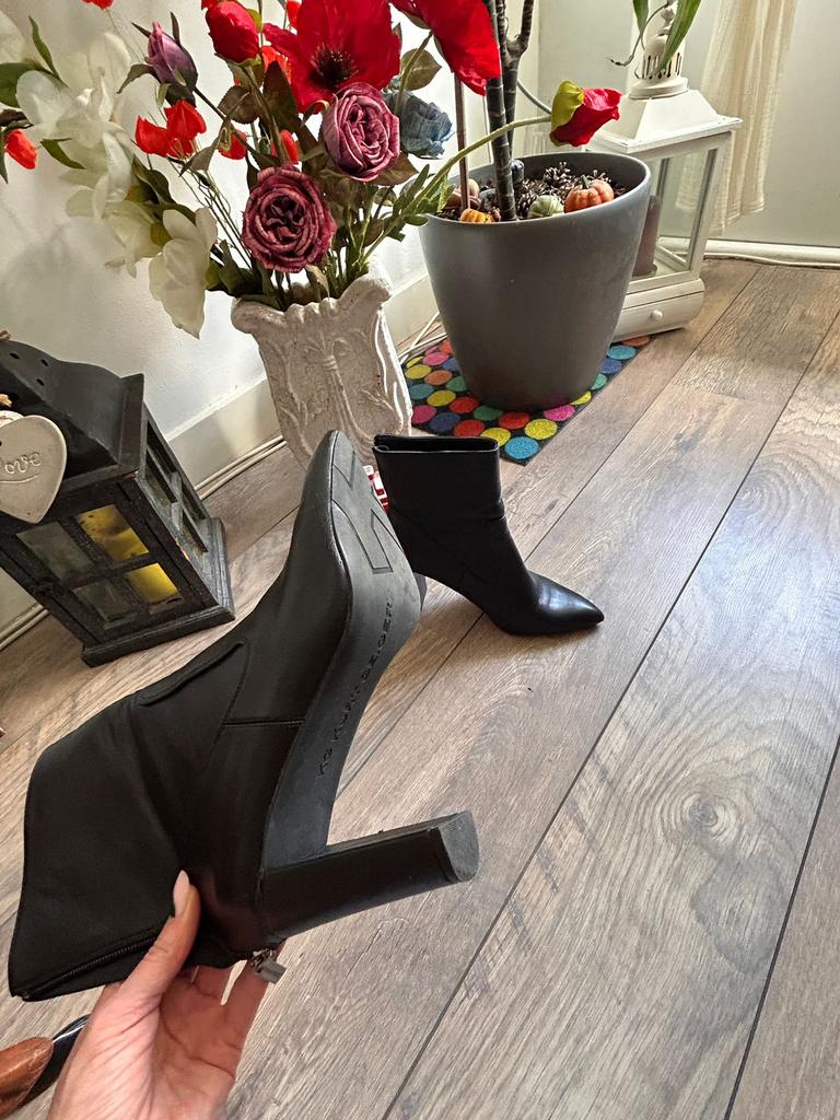 KG Kurt geiger, Ophalen of Verzenden, Gedragen, Zwart, Sneakers of Gympen