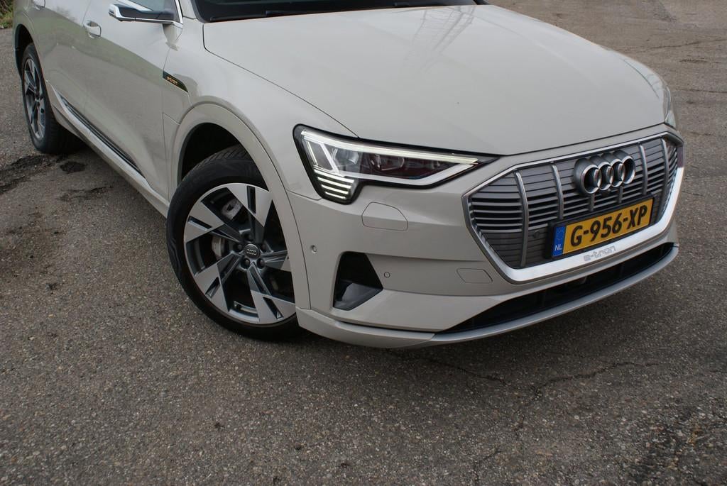 Audi E-tron E-tron 55 quattro | 1e Eig | Nieuw Prijs 114K |, Auto's, Automaat, 131 €/maand, Zwart, 95 kWh