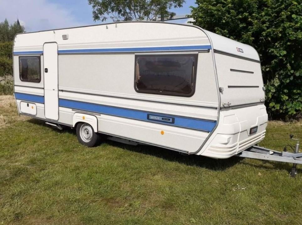 Te koop aangeboden: volledig vakantieklare Wilk De Luxe 540, Caravans en Kamperen, Rondzit, Kachel, Particulier, 5 tot 6 meter