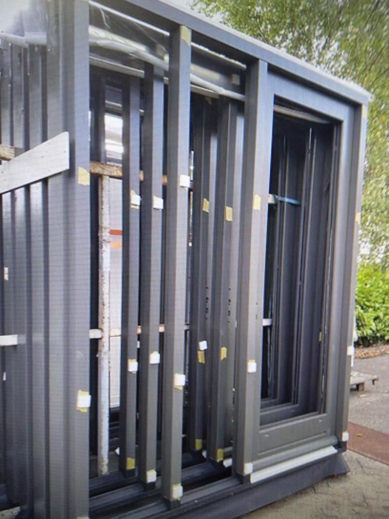 Kozijn met voordeur en 2 zijlichten