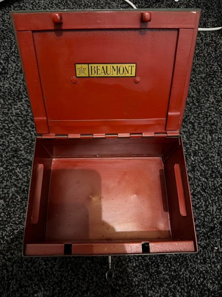 Beaumont - Geldkist (zeldzame kleine uitvoering) - Kist-, Verzamelen, Spaarpotten, Ophalen of Verzenden, Zo goed als nieuw, Metaal of Blik