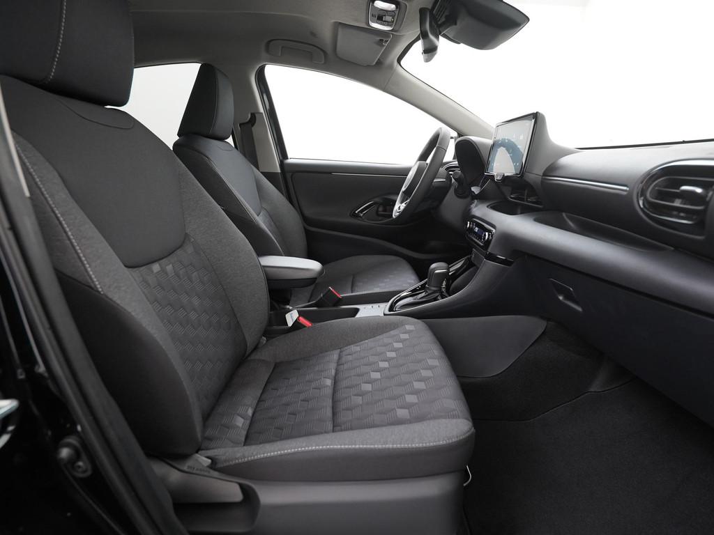 Toyota Yaris 1.5 Hybrid 115 Dynamic | Camera | Stuur/Stoel V, Gebruikt, Euro 6, Zwart, 1490 cc