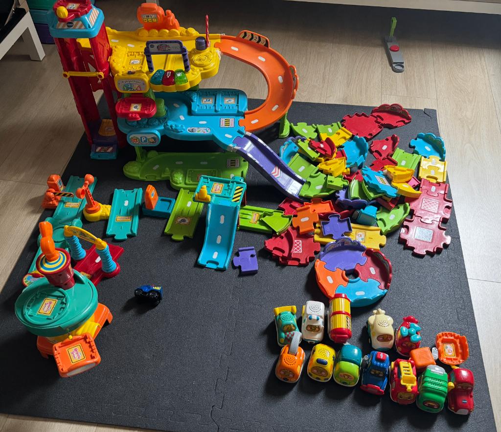 VTech Toot-Toot Drivers Garage + Tracks + Vehicles, Ophalen of Verzenden, Gebruikt