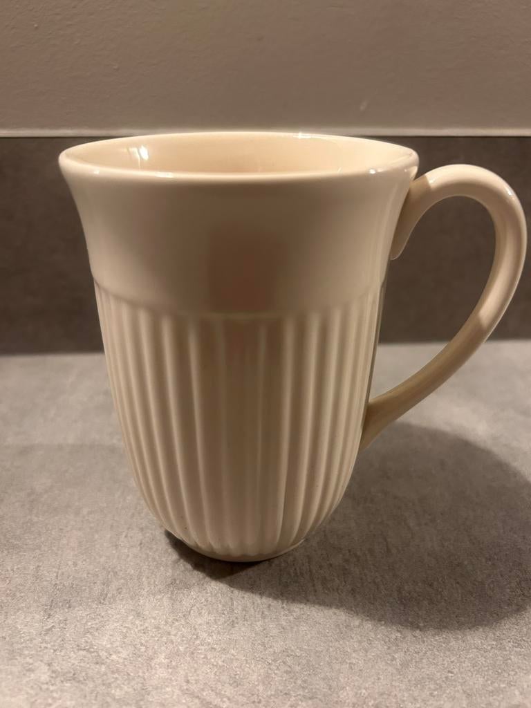 Wedgwood beker edme plain, Huis en Inrichting, Keuken | Servies, Ophalen of Verzenden, Zo goed als nieuw, Wedgwood, Kop(pen) en/of Schotel(s)