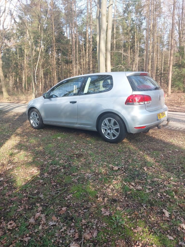 Volkswagen Golf 1.6 TDI 77KW 2012 Trendline Bluemotion Grijs, Auto's, Volkswagen, Voorwielaandrijving, 4 cilinders, Origineel Nederlands