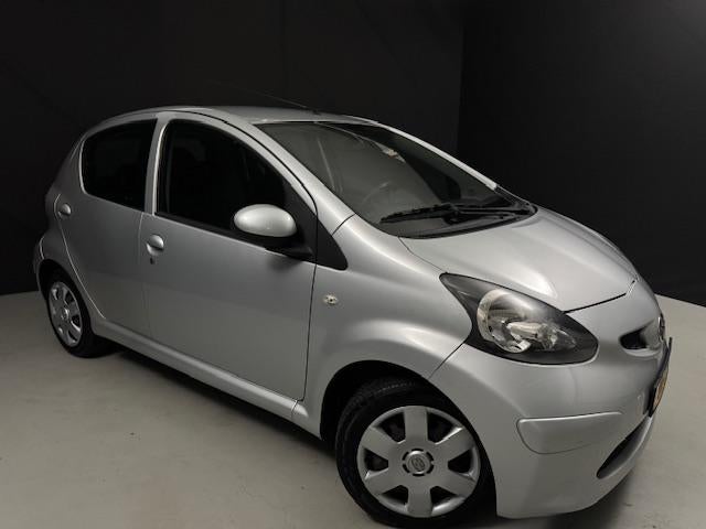 Toyota Aygo 1.0-12V + *Zuinig*Leuk*N.A.P* (bj 2007), Voorwielaandrijving, Gebruikt, 4 stoelen, 68 pk