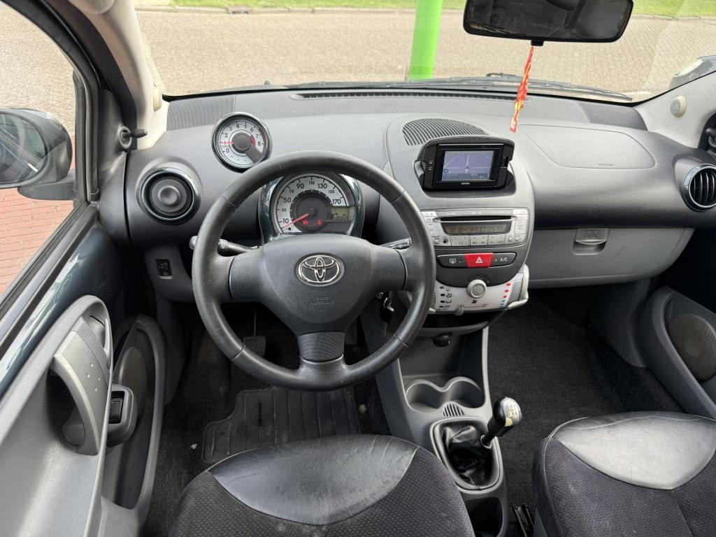 Toyota Aygo 1.0-12V | €250,- KORTING PAASACTIE | Asp.Gre N, Euro 5, Gebruikt, Metallic lak, 4 stoelen