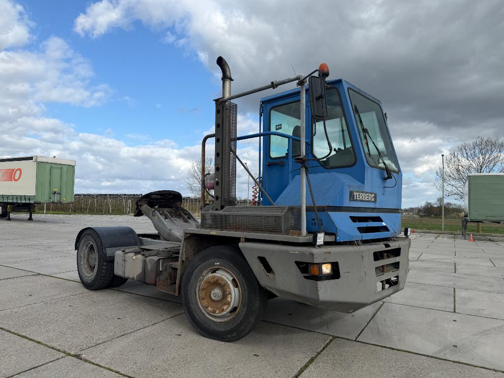 TERBERG TERMINAL TREKKER YT 180.HEFSCHOTEL., Auto's, Vrachtwagens, Bedrijf, Diesel, Te koop, Overige merken