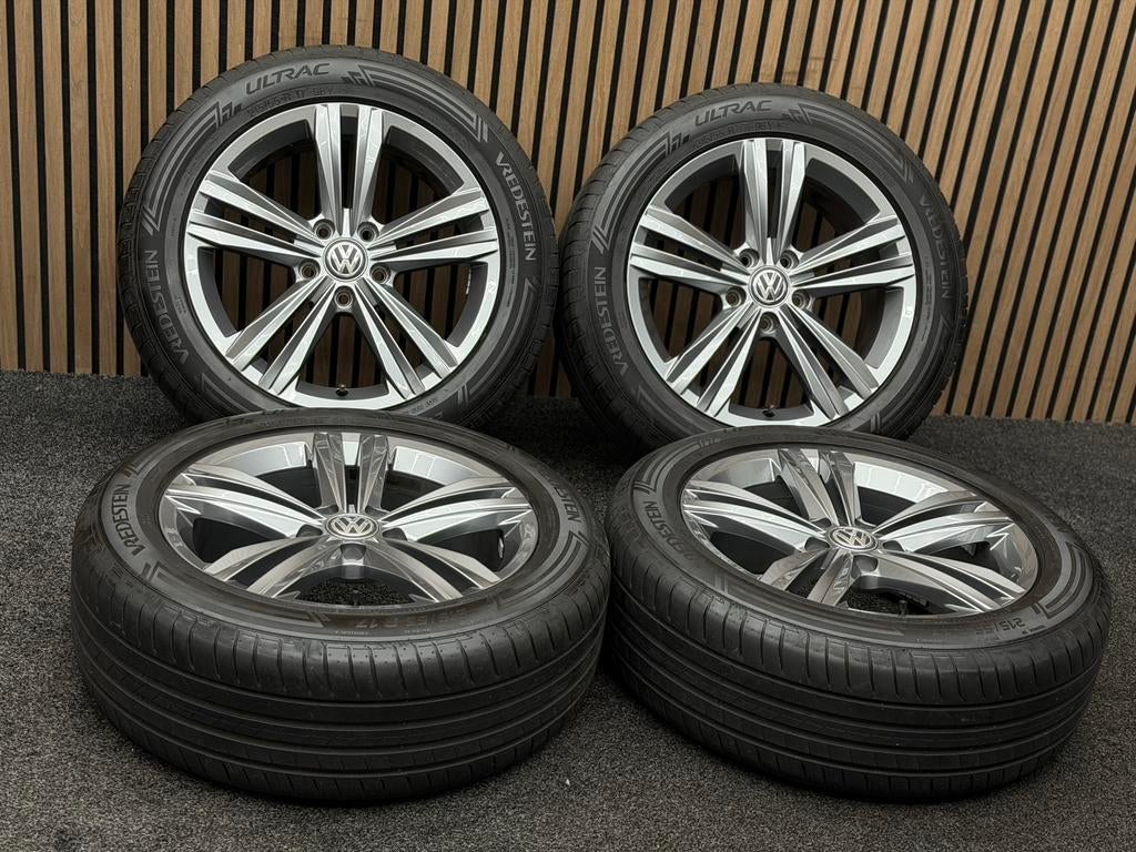 Originele 17 inch VW Passat T-Roc Sebring 5x112 Vredestein, Auto-onderdelen, Banden en Velgen, Ophalen, 215 mm, ., Banden en Velgen