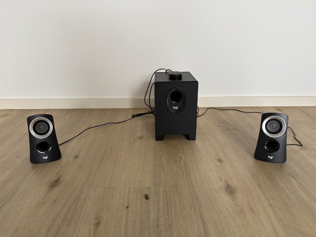 Geluidssysteem Logitech incl. subwoofer, Zo goed als nieuw, Complete surroundset, 120 watt of meer, Ophalen