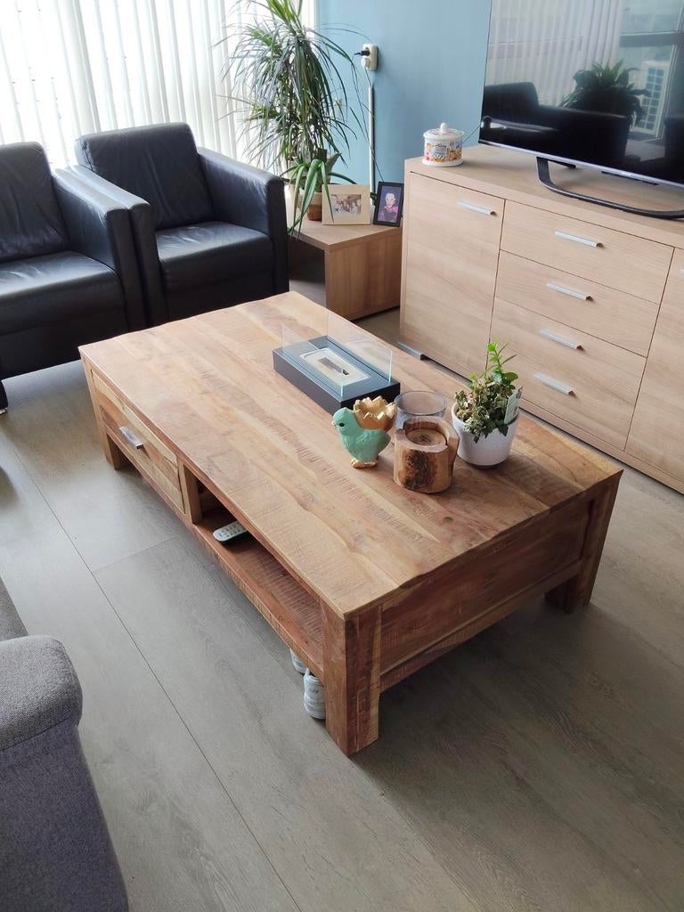 Robuuste salon tafel massief hout, Ophalen