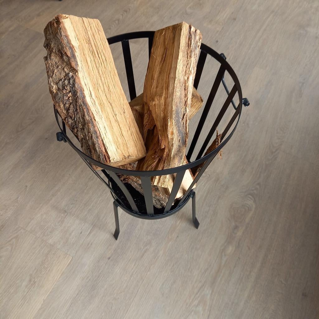 Vuurkorf met hout, Ophalen