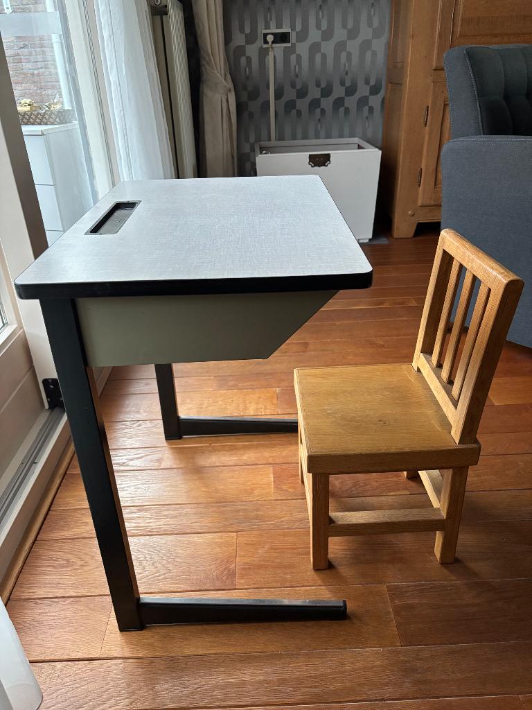 Schooltafeltje en stoeltje, Ophalen, Gebruikt, Tafel(s) en Stoel(en)