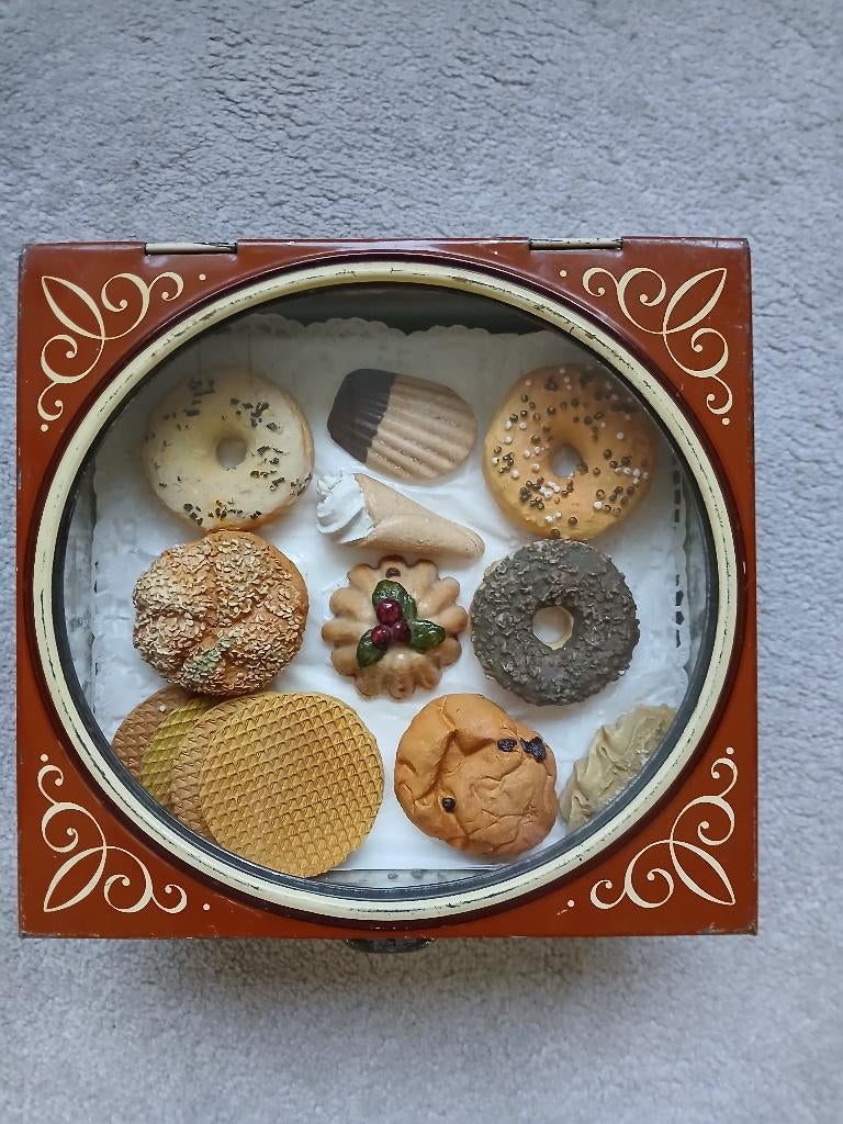 Vensterblik met nep koekjes, Ophalen of Verzenden, Gebruikt, Koek(jes), Verkade