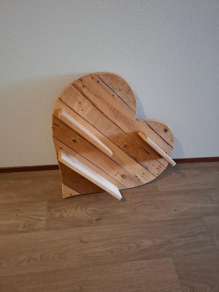 Steigerhouten wandplank in hartvorm, Ophalen of Verzenden, Zo goed als nieuw
