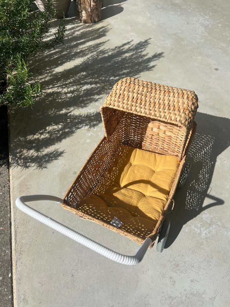 Olli Ella Poppenwagen Rotan, Kinderen en Baby's, Speelgoed | Poppen, Ophalen, Zo goed als nieuw, Overige typen