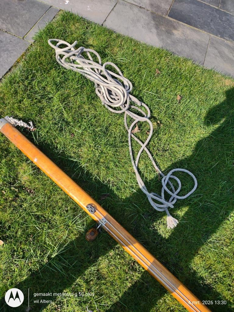 Giek met inschuif-uitsparing vanaf de klauw., Ophalen, Grootzeil, 15 tot 30 m²